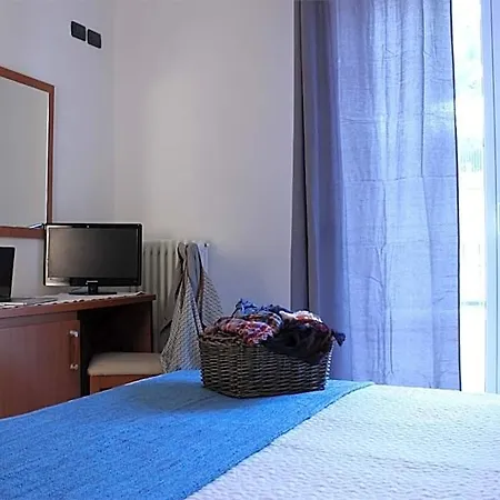 德索勒公寓 公寓式酒店 里米尼